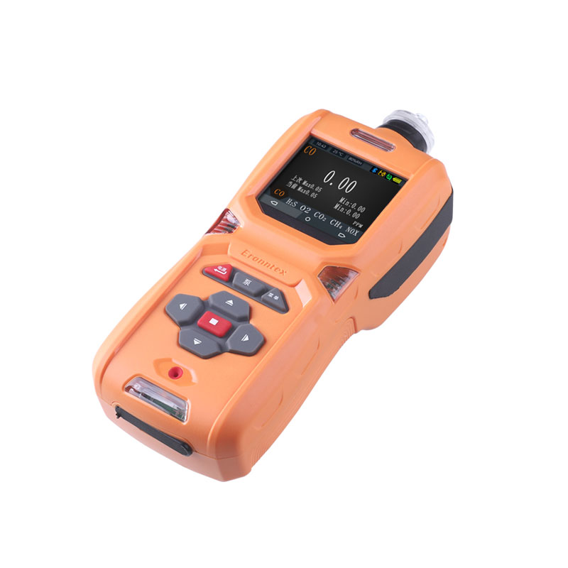 Como garantir a vida de serviço e a confiabilidade do detector de gases de quatro em um?