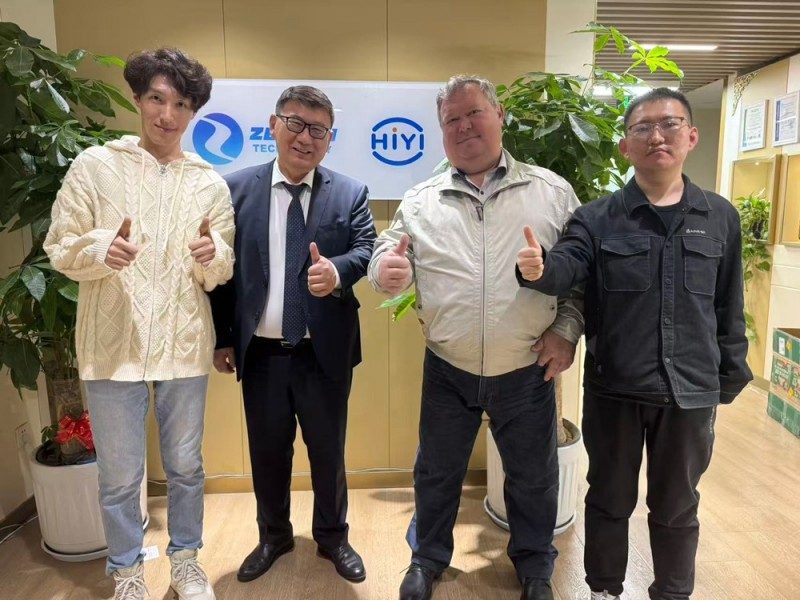 Expandindo para o mercado da Ásia Central, clientes do Cazaquistão visitaram a Zetron Technology para explorar um novo futuro para a segurança do gás